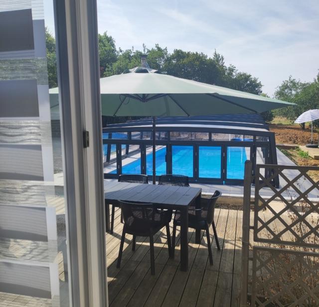 Chambres d’hôtes naturistes près de Metz, piscine couverte - Naturist guest rooms near Metz, France – Indoor swimming pool
